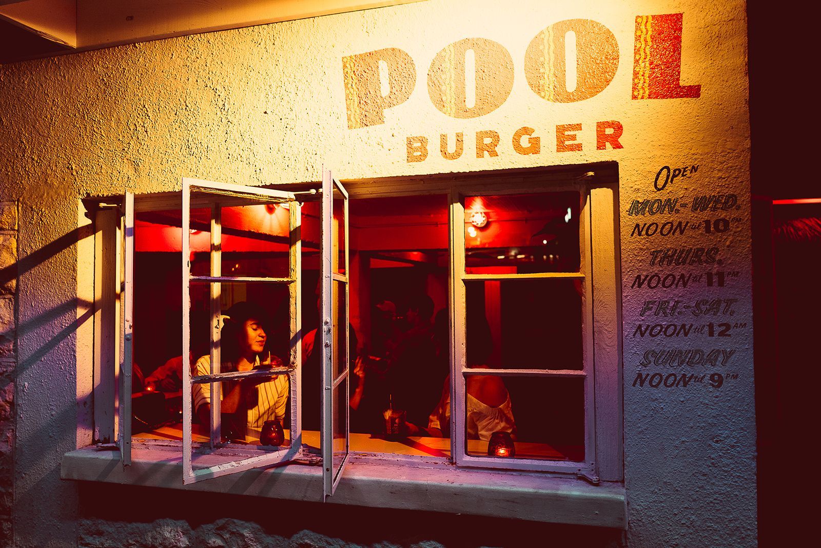 burger pool float